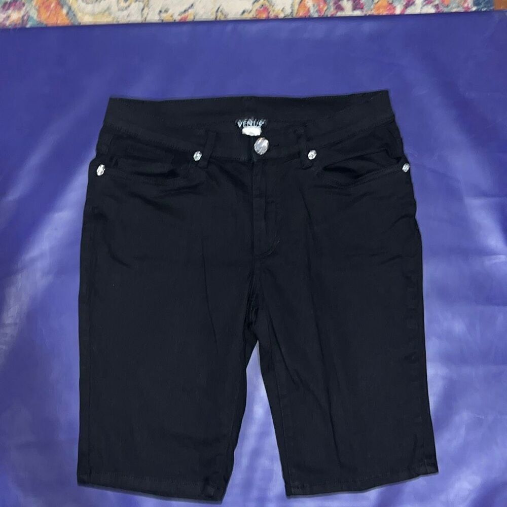 VENUS Black Denim Bermuda Shorts – Size 8 (Stretch Fit Mid-Rise)
